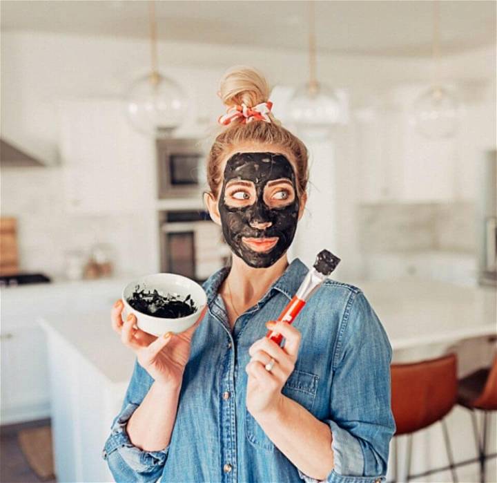 Easy DIY Charcoal Face Mask