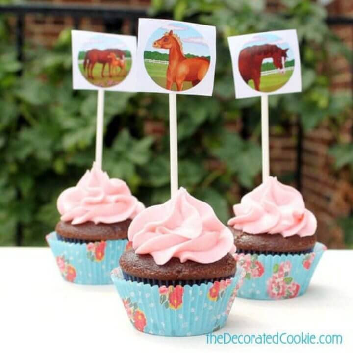 Easy DIY Horse Cupcake Toppers