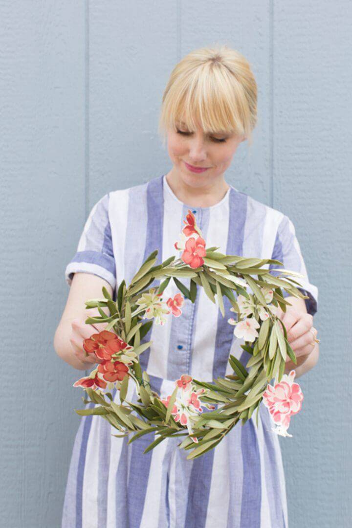 Easy DIY Wallpaper Floral Wreath