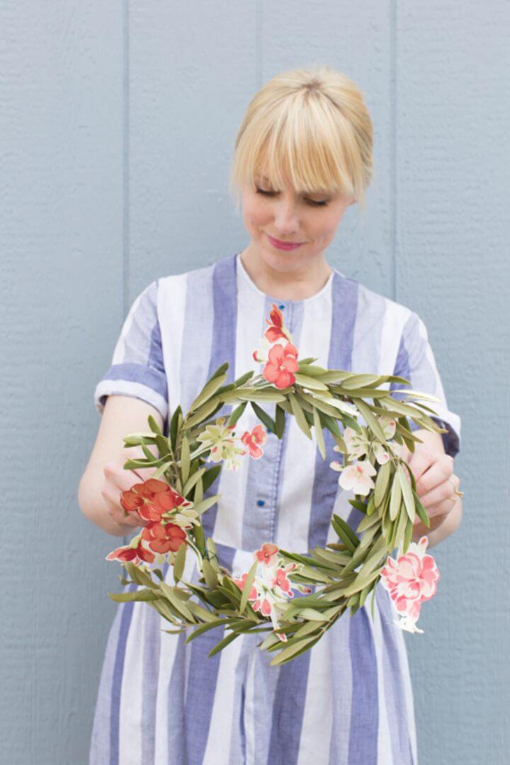 Easy DIY Wallpaper Floral Wreath