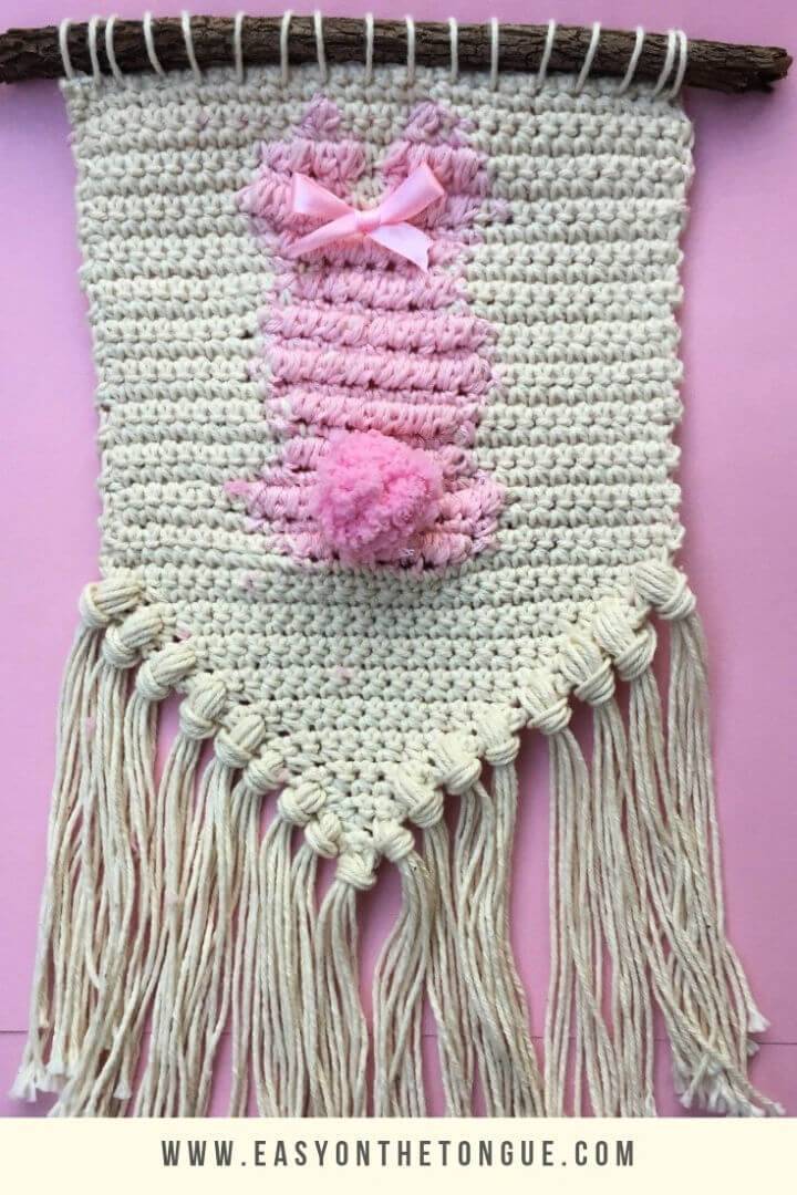 Free Crochet Bunny Wall Hanging Pattern