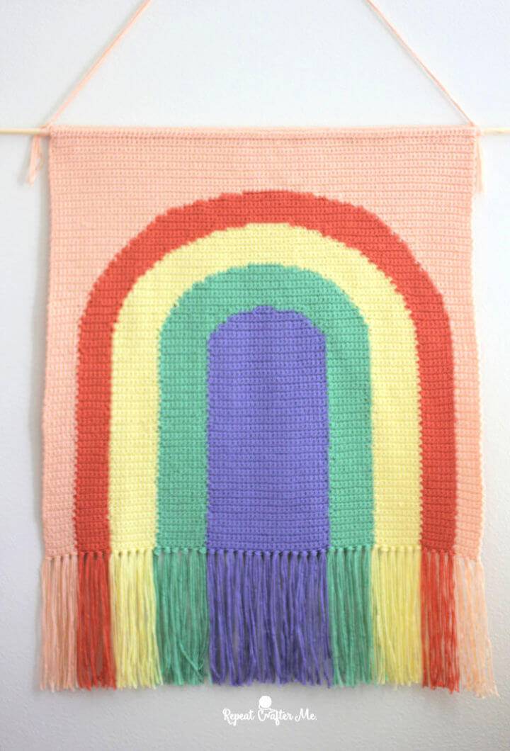 Free Crochet Rainbow Wall Hanging Pattern