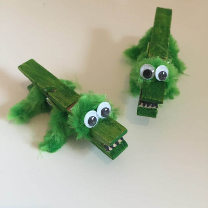 Make Peg and Pipe Cleaner Crocodiles