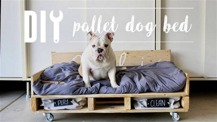 Adorable DIY Pallet Dog Bed