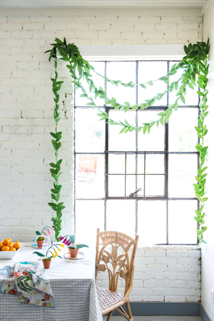 Adorable DIY Paper Leaf Garland