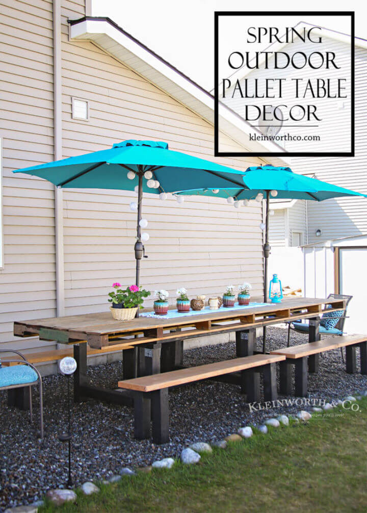 Affordable DIY Pallet Outdoor Dining Table