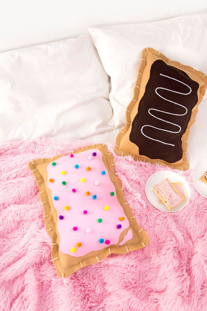 Awesome DIY No sew Pop Tart Pillow