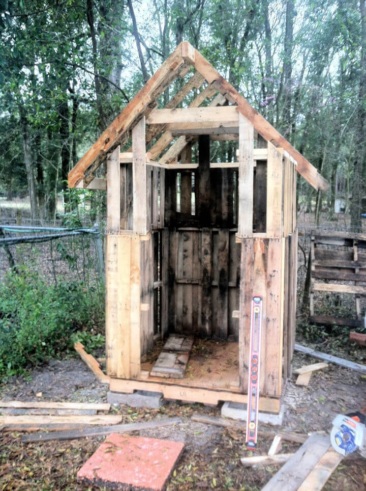 20 Pallet Chicken Coop Plans You Can Build On Low Budget