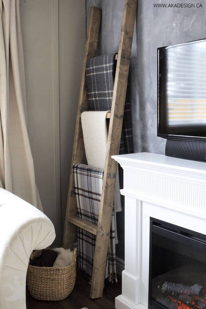 DIY 2x4 Wooden Blanket Ladder
