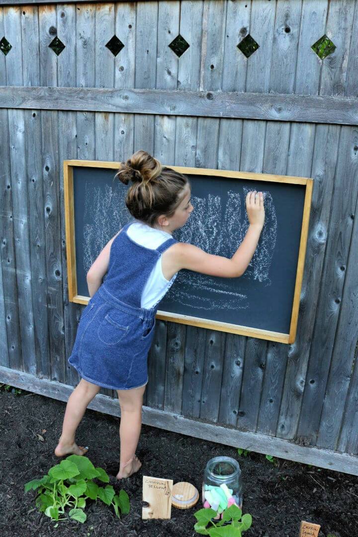 DIY Chalkboard Outdoor Or Indoor