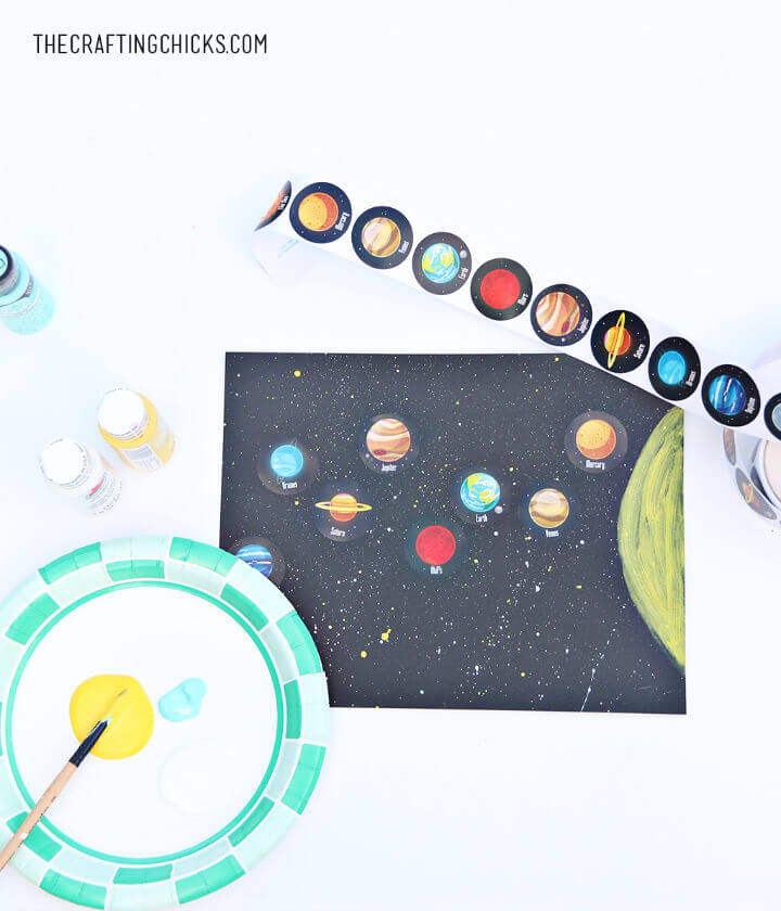 Easy Construction Paper Solar System Craft