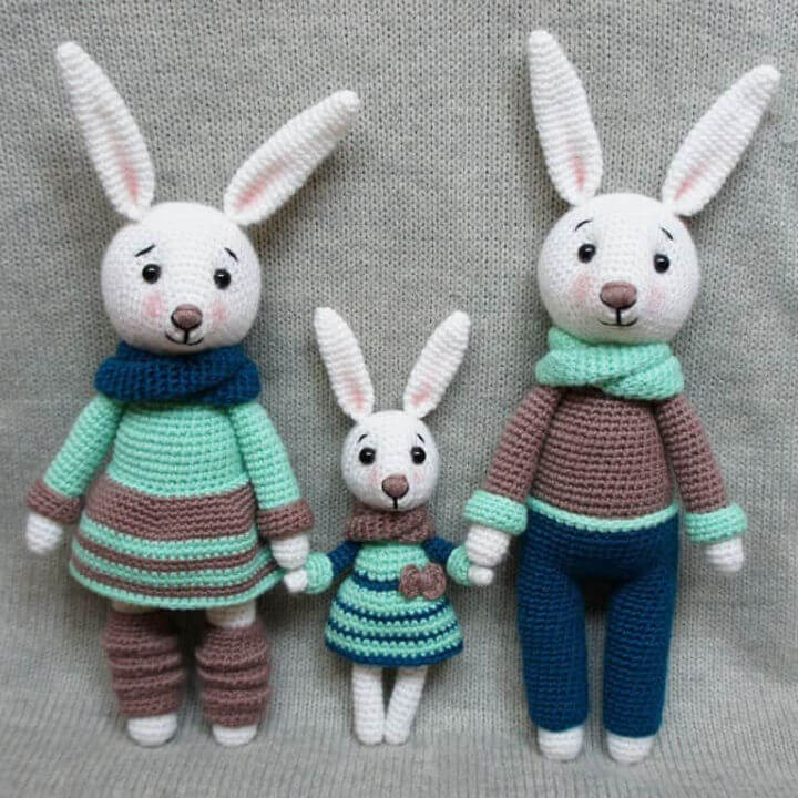 Free Crochet Bunny Family Toys Pattern