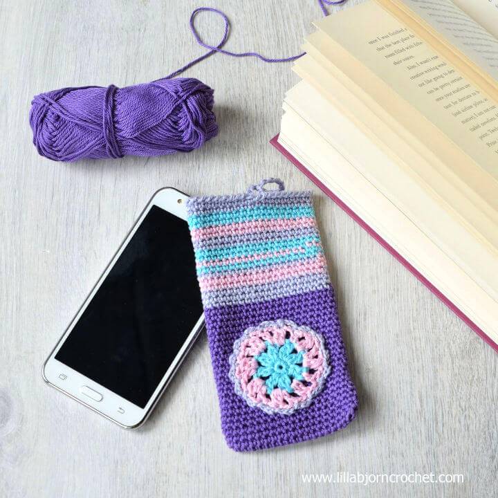 Free Crochet Secret Pearl Phone Cozy Pattern