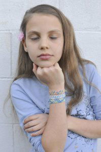 25 Simple Friendship Bracelet Patterns for Beginners