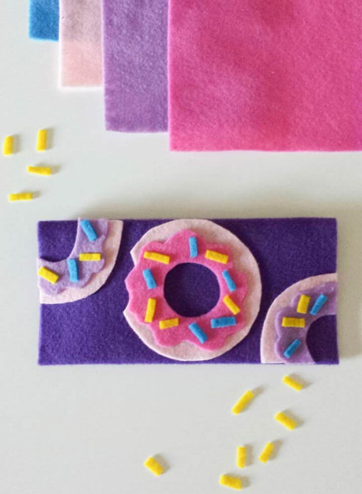 Make a No sew Felt Wallet