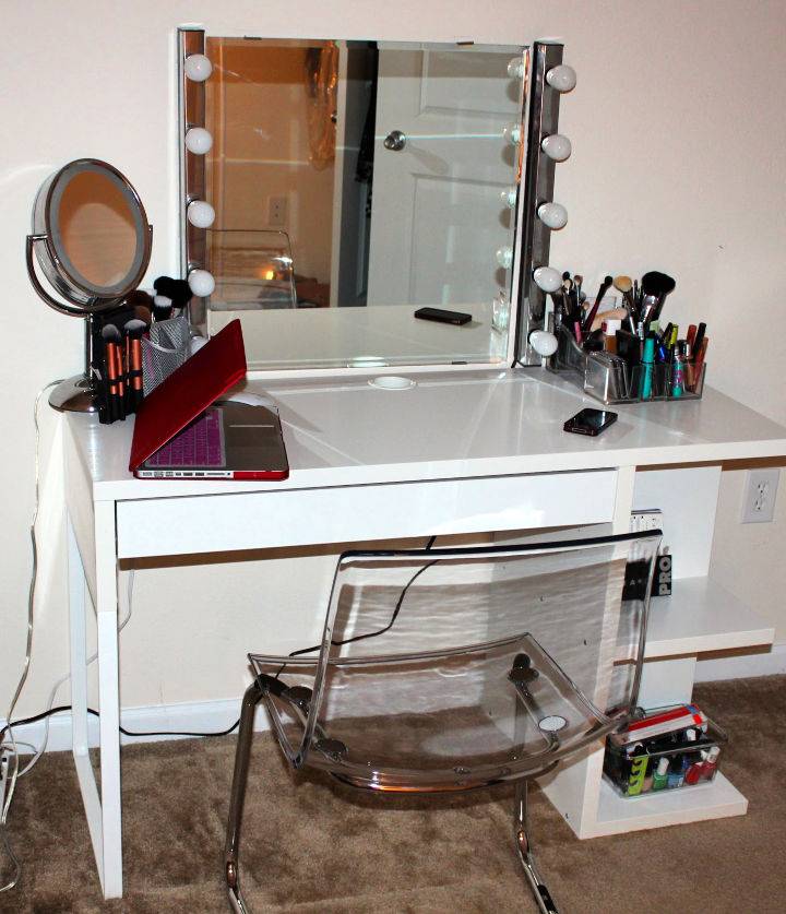 Makeup Vanity Dresser With Mirror