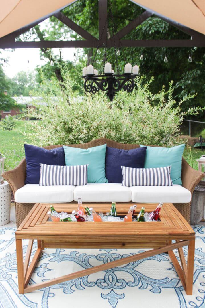 Outdoor Coffee Table with Beverage Cooler