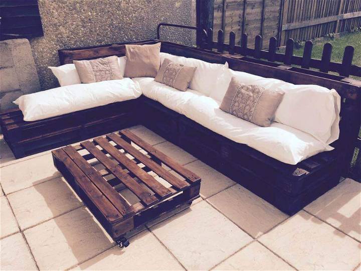 Outdoor Pallet Sectional Sofa
