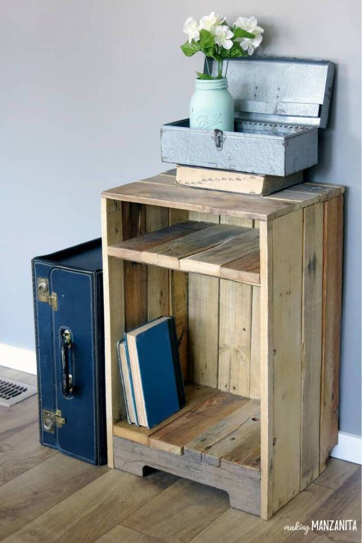 Pallet Wood Side Table with Rustic Style