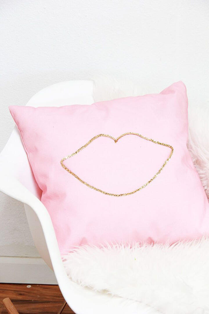 Pretty DIY No Sew Sequin Lip Pillow