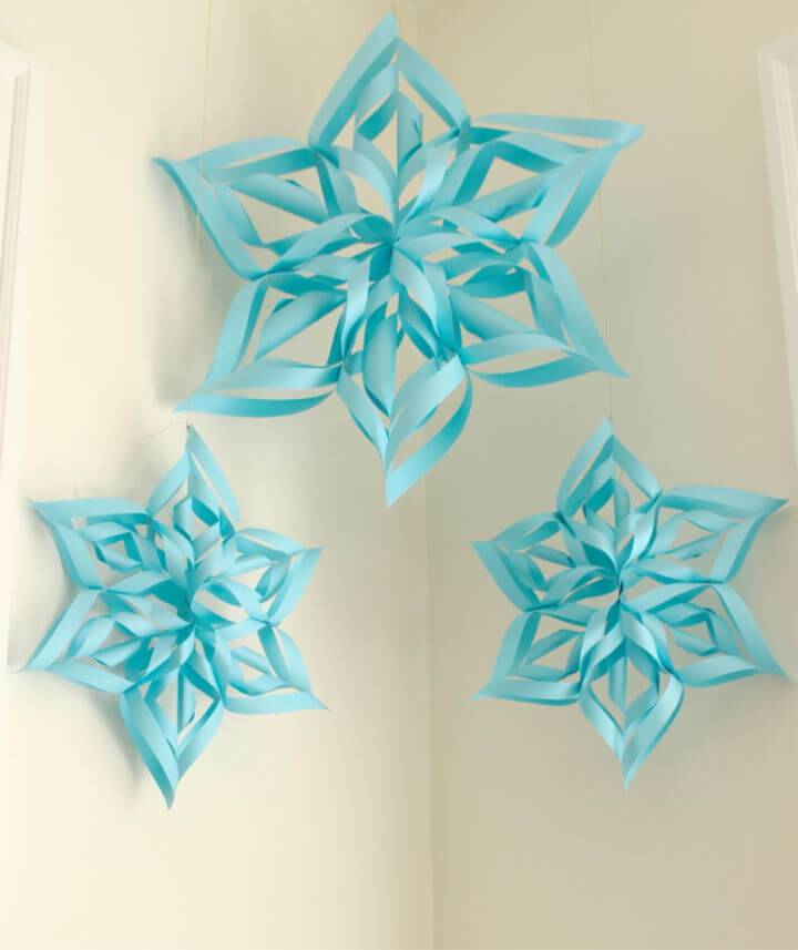 Pretty DIY Paper Snowflakes