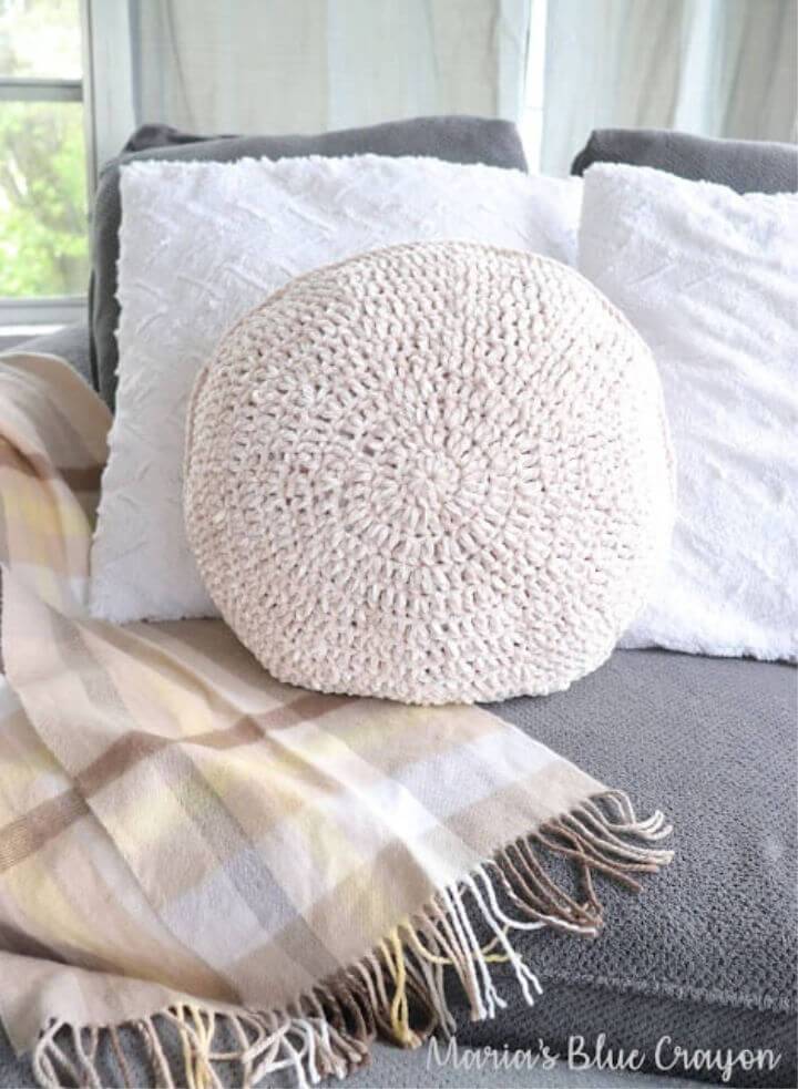Velvet Circle Pillow – Free Crochet Pattern