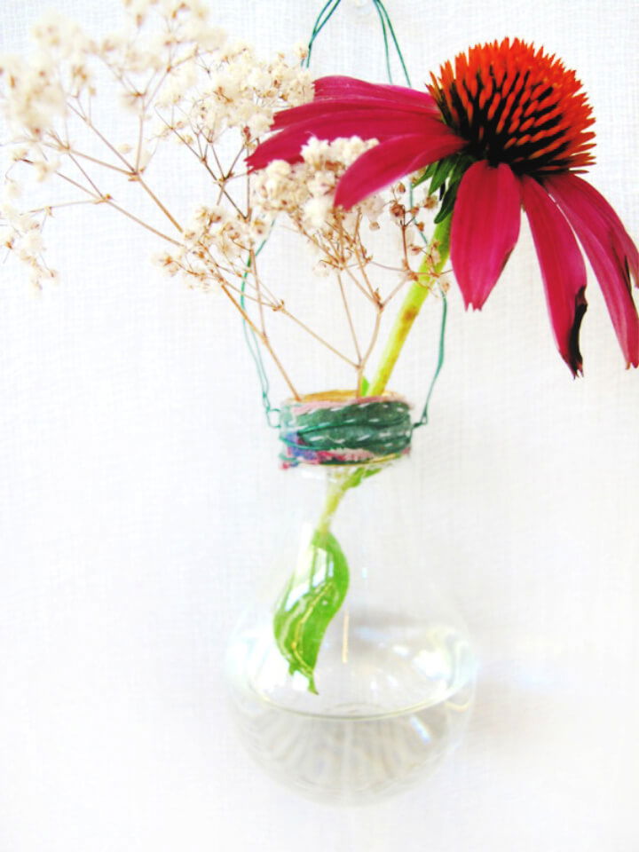 Awesome DIY Light Bulb Vase