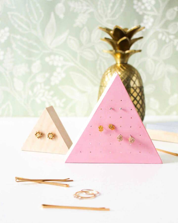 Build a Wood Triangle Earring Holder