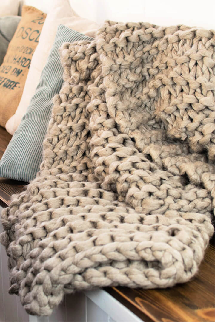 How to Chunky Arm Knit Blanket