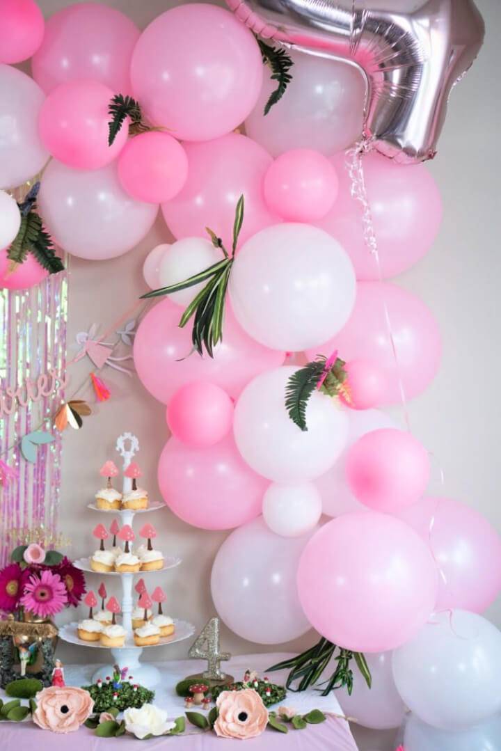 Create a Quick and Easy Balloon Garland