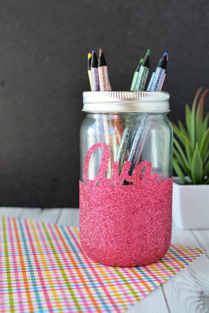 Cute DIY Glitter Mason Jar