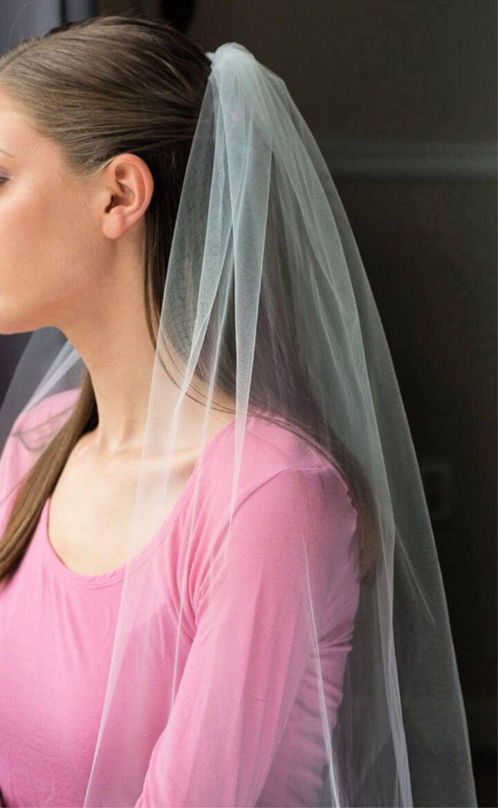 DIY Bridal Veil With a Comb
