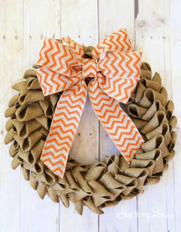 Making a Burlap Wreath for Your Home