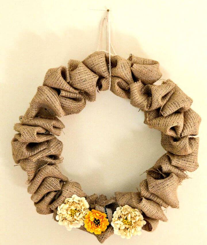 DIY Fluffy Burlap Wreath