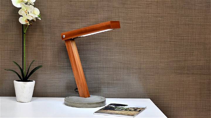 DIY LED Desk Lamp With Concrete Base