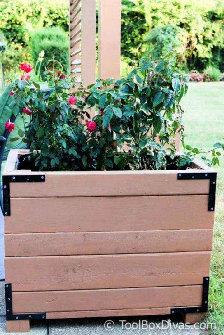 Large Planter Box Using Scrap Wood