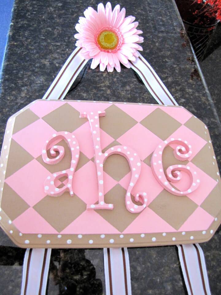 DIY Personalized Hanging Bow Holder