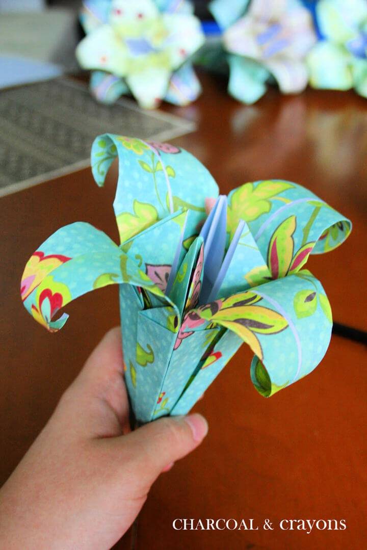 How to Folding a Paper Lily