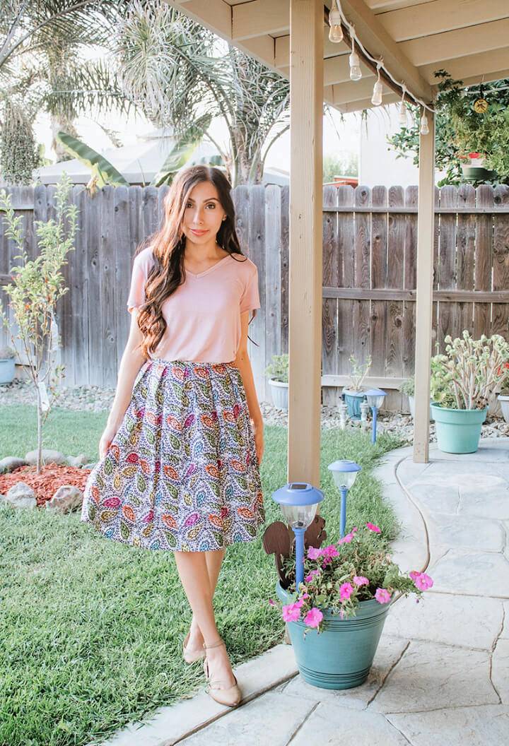 How to Sew a Pretty Pleated Skirt
