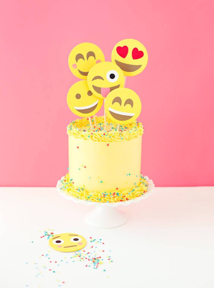 Make an Emoji Party Cake Topper