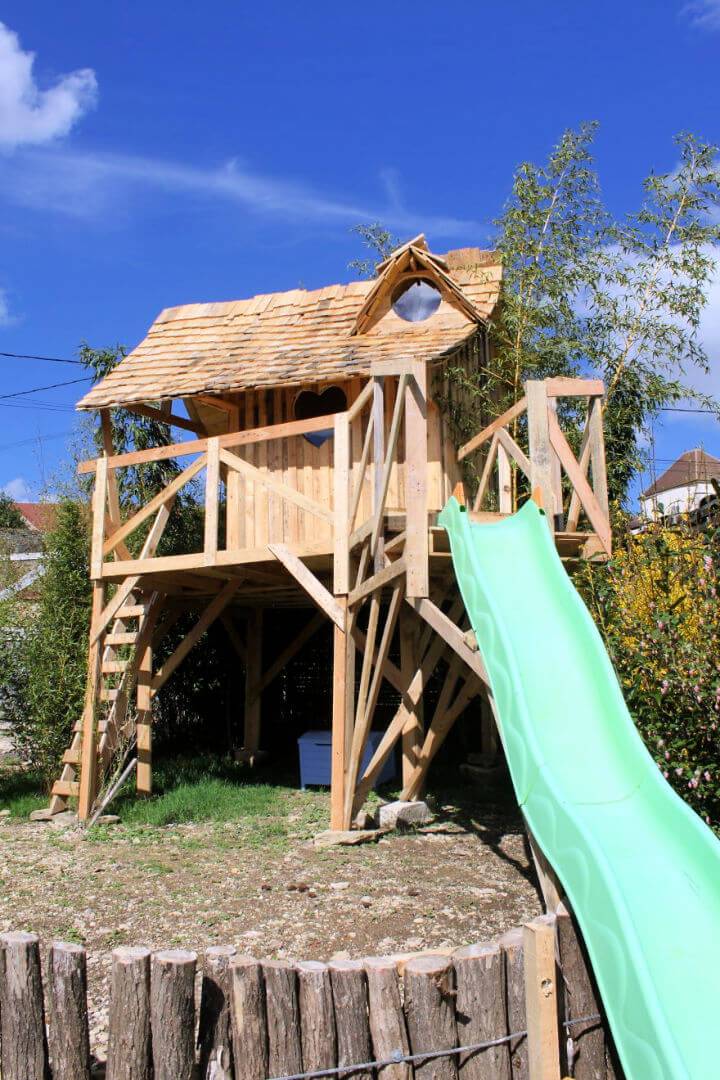Princess Castle Treehouse Out Of Wooden Pallets