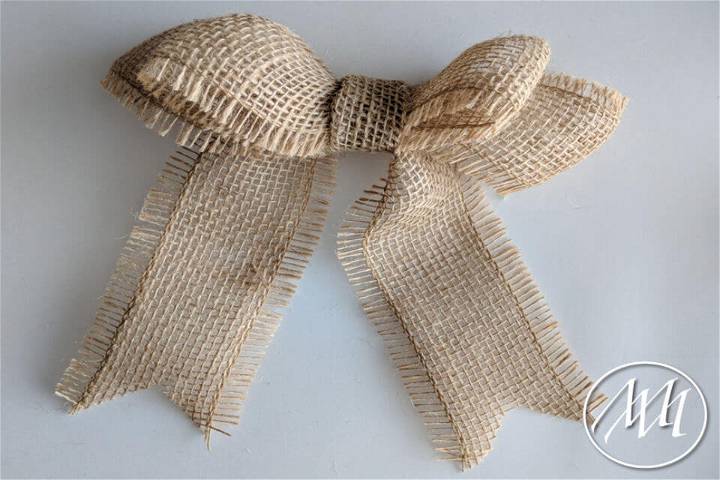 How to Make a Burlap Bow With Written Guide