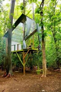 8 DIY Tree House Out Of Pallets - DIY Crafts