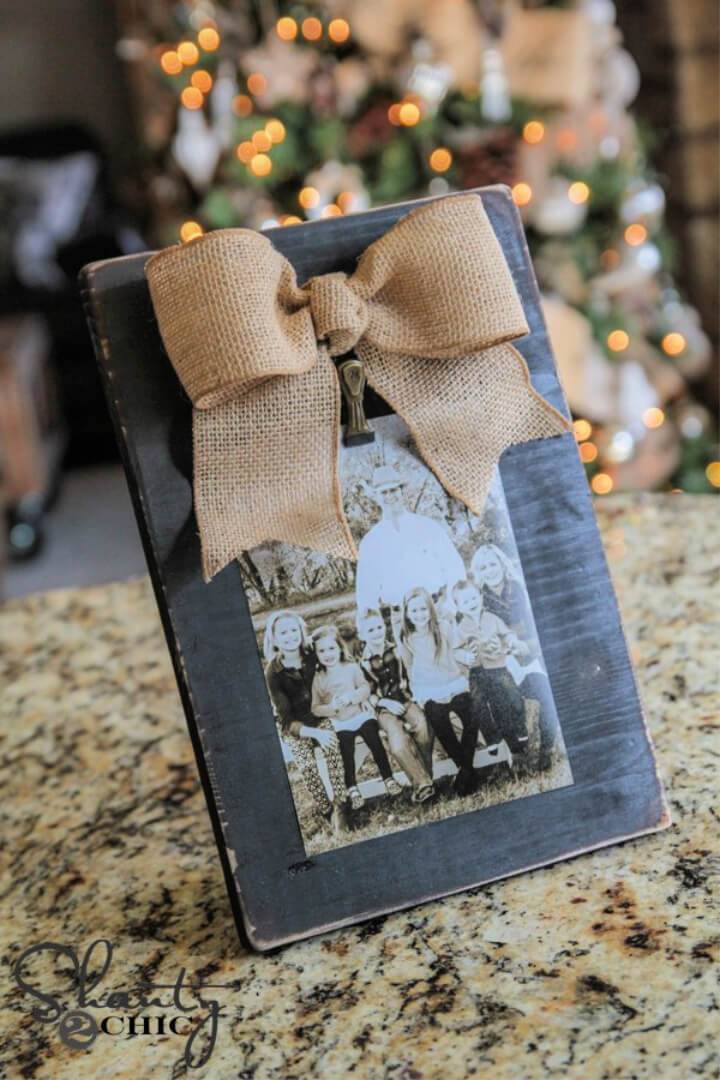 DIY 3 Burlap Bow Picture Frame