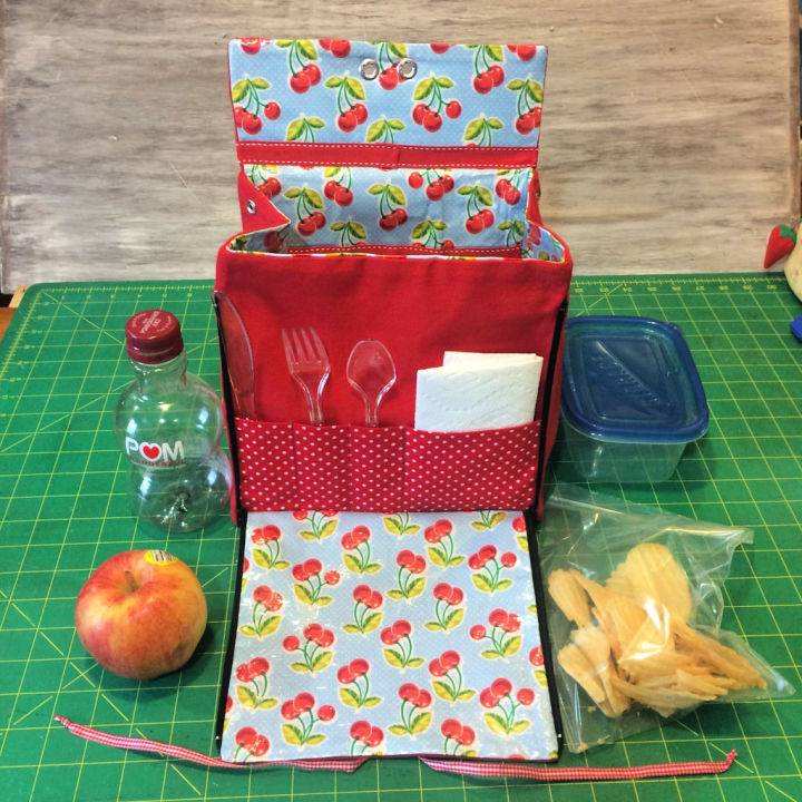 DIY Lunch Bag With Zip Down Placemat