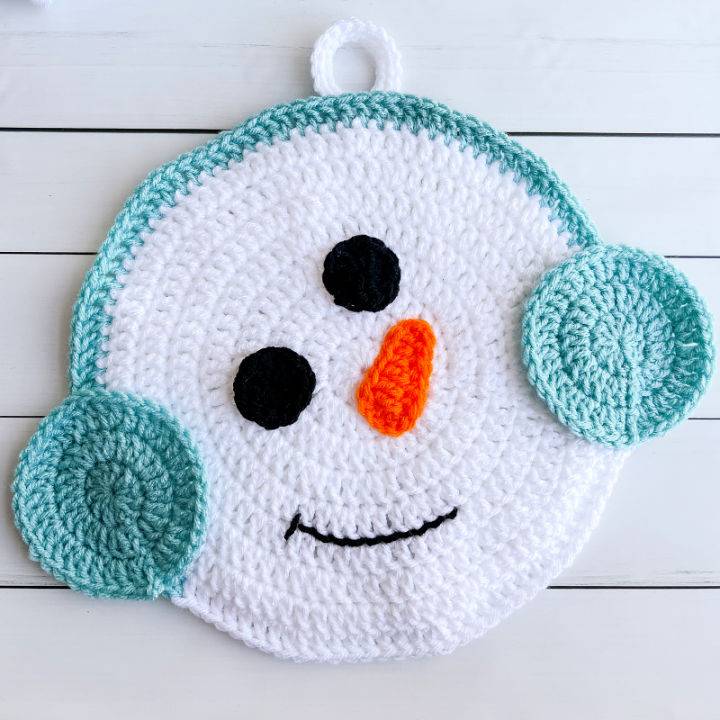 Adorable Crochet Snowman Hot Pad Idea