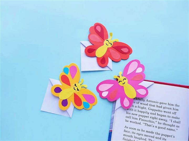 How to Make an Origami Corner Bookmark