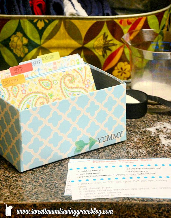Homemade Recipe Box From a Shoebox