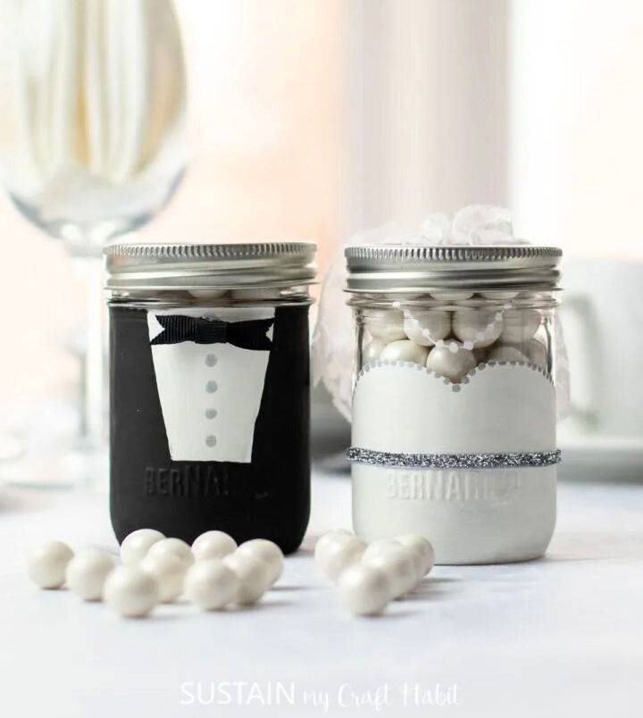 DIY Wedding Favor Using Glass Jars