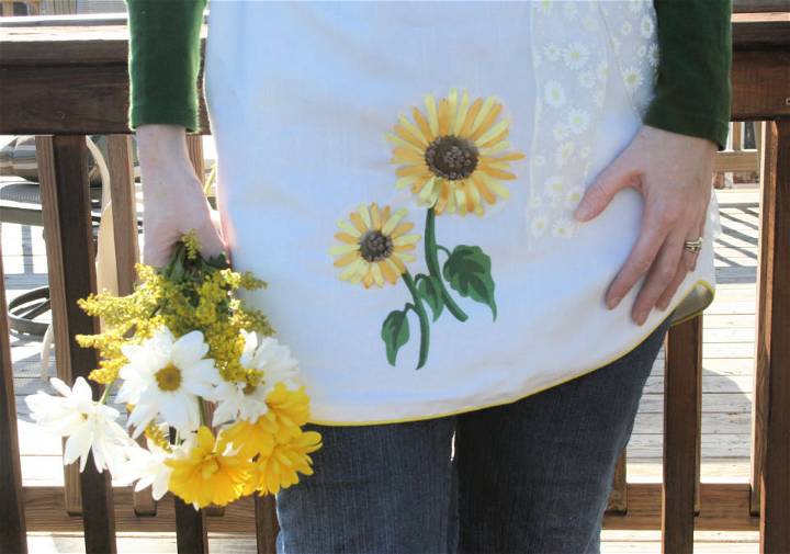 Make Your Own Apron Using Curtain
